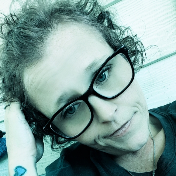 Meet your Posher, Kimberly - Picture 1 of 1